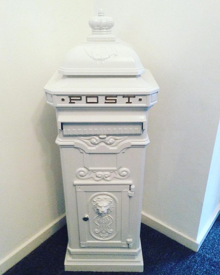Postbox.jpg